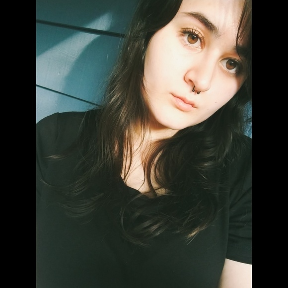 Poshmark profile picture for @corporeal